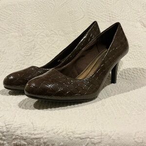 🖤 Comfort Plus by Predictions Brown Faux Croc 3.25” Heels Pumps - Size 11